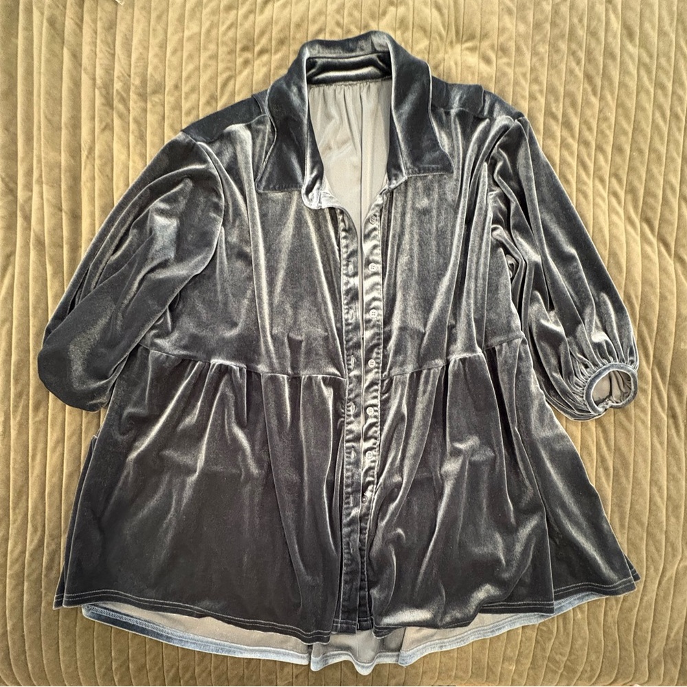 Elegant Velvet Button-Up Blouse in Blue Gray